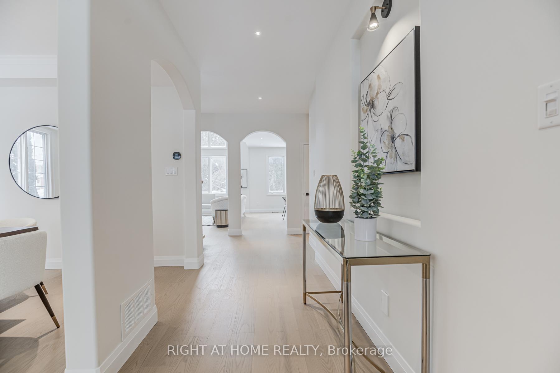 Photo 3 of 609 Carlton Road, Markham, Markville — HOMEH