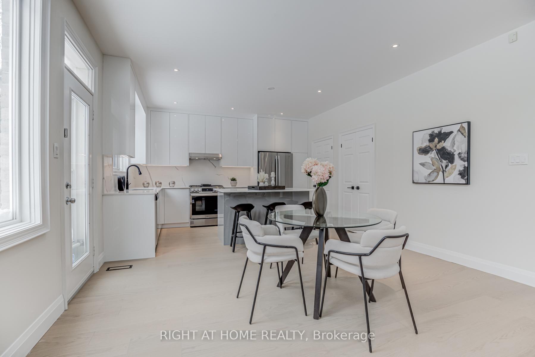 Photo 17 of 609 Carlton Road, Markham, Markville — HOMEH