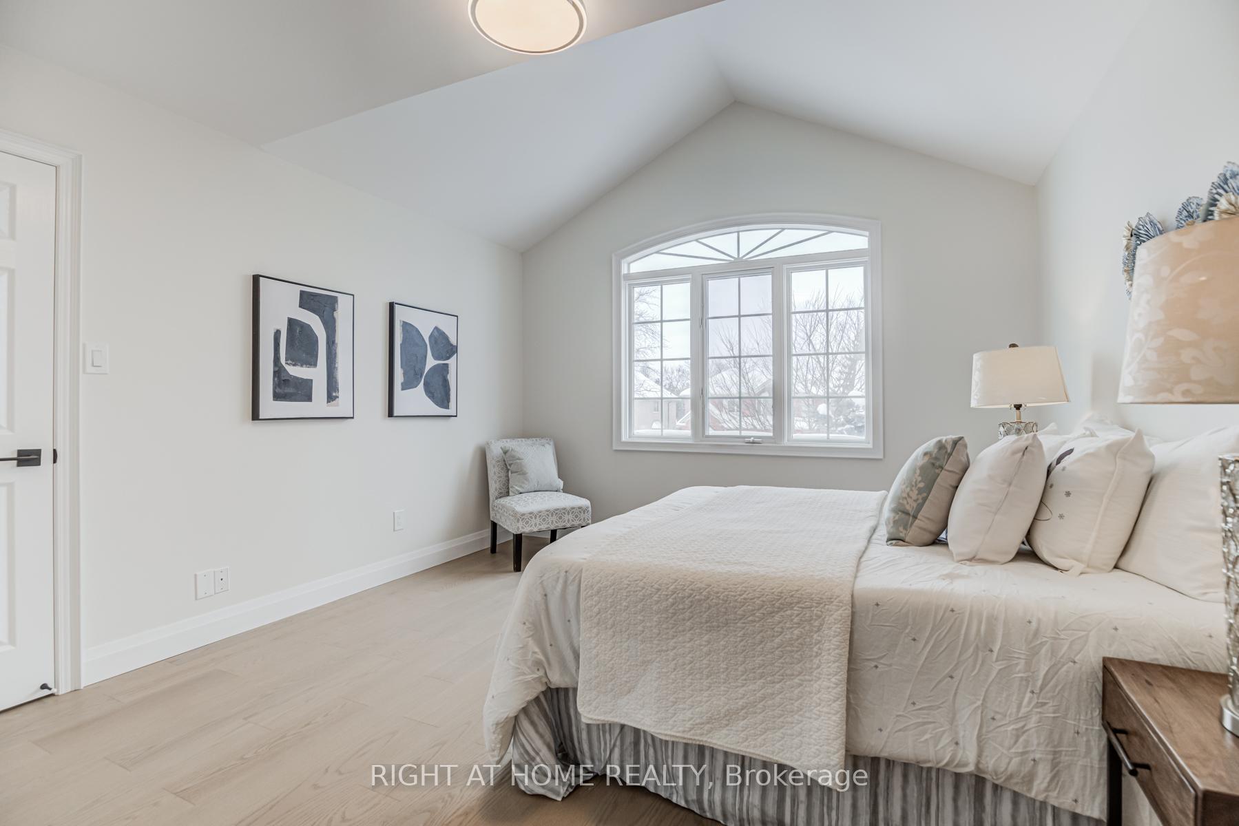 Photo 31 of 609 Carlton Road, Markham, Markville — HOMEH