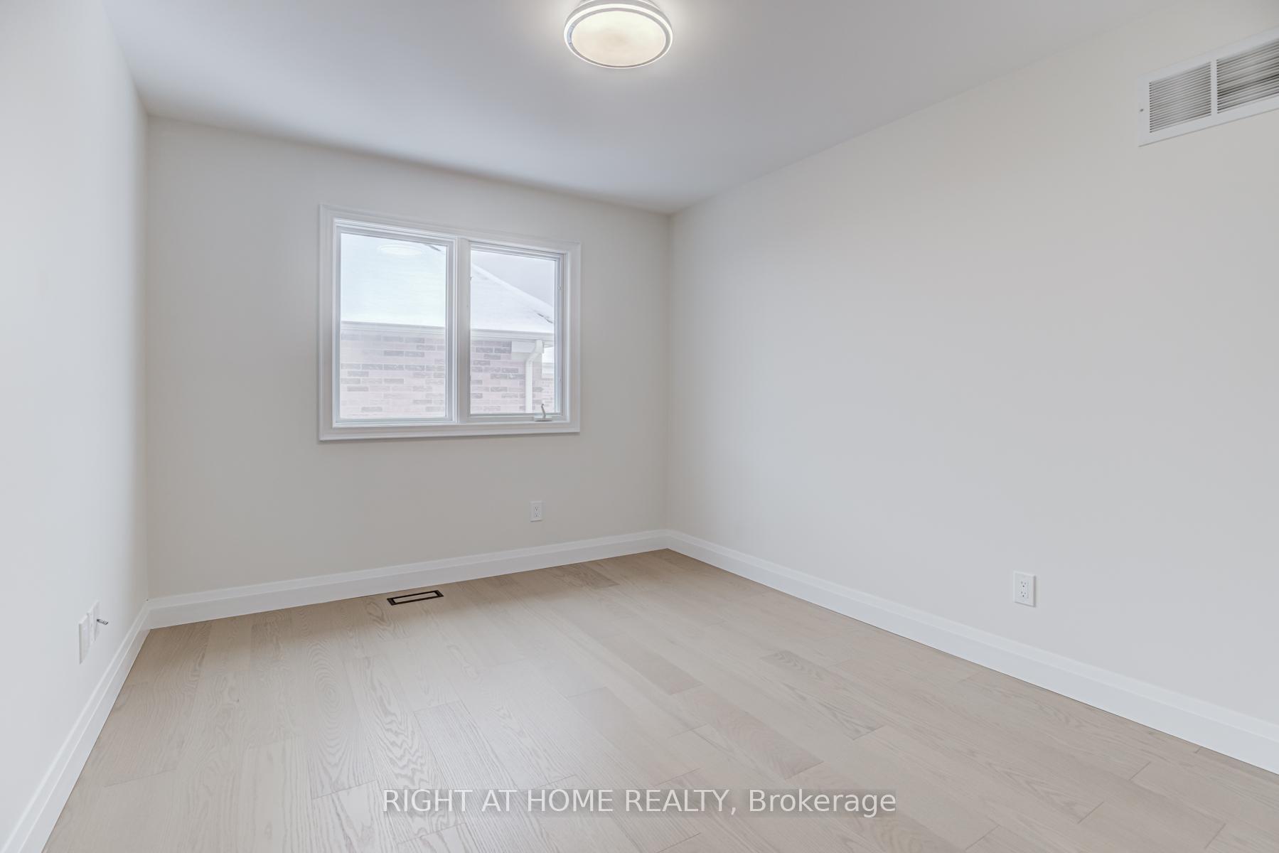 Photo 34 of 609 Carlton Road, Markham, Markville — HOMEH