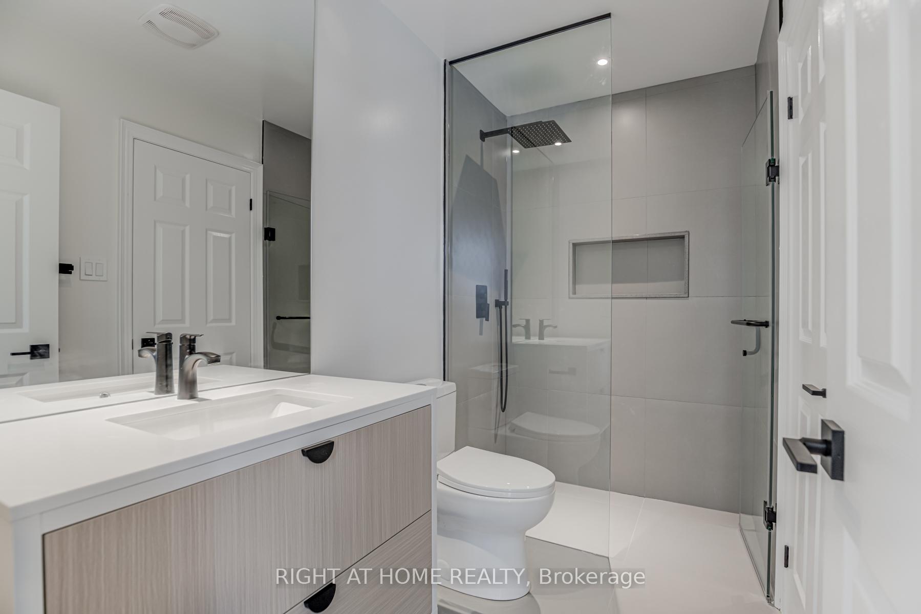 Photo 37 of 609 Carlton Road, Markham, Markville — HOMEH