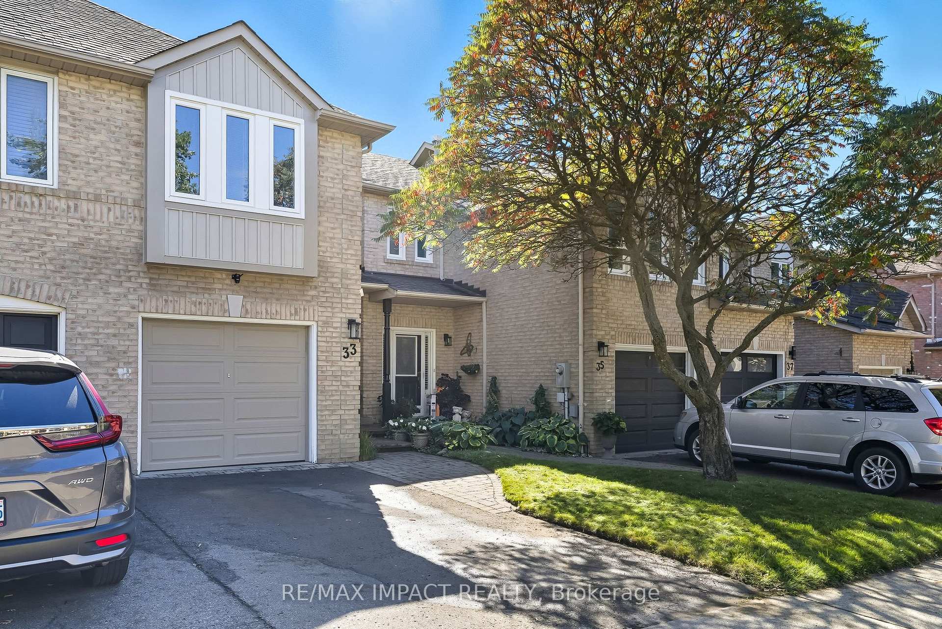 Photo 2 of 33 Pine Gate Place, Whitby, Williamsburg — HOMEH