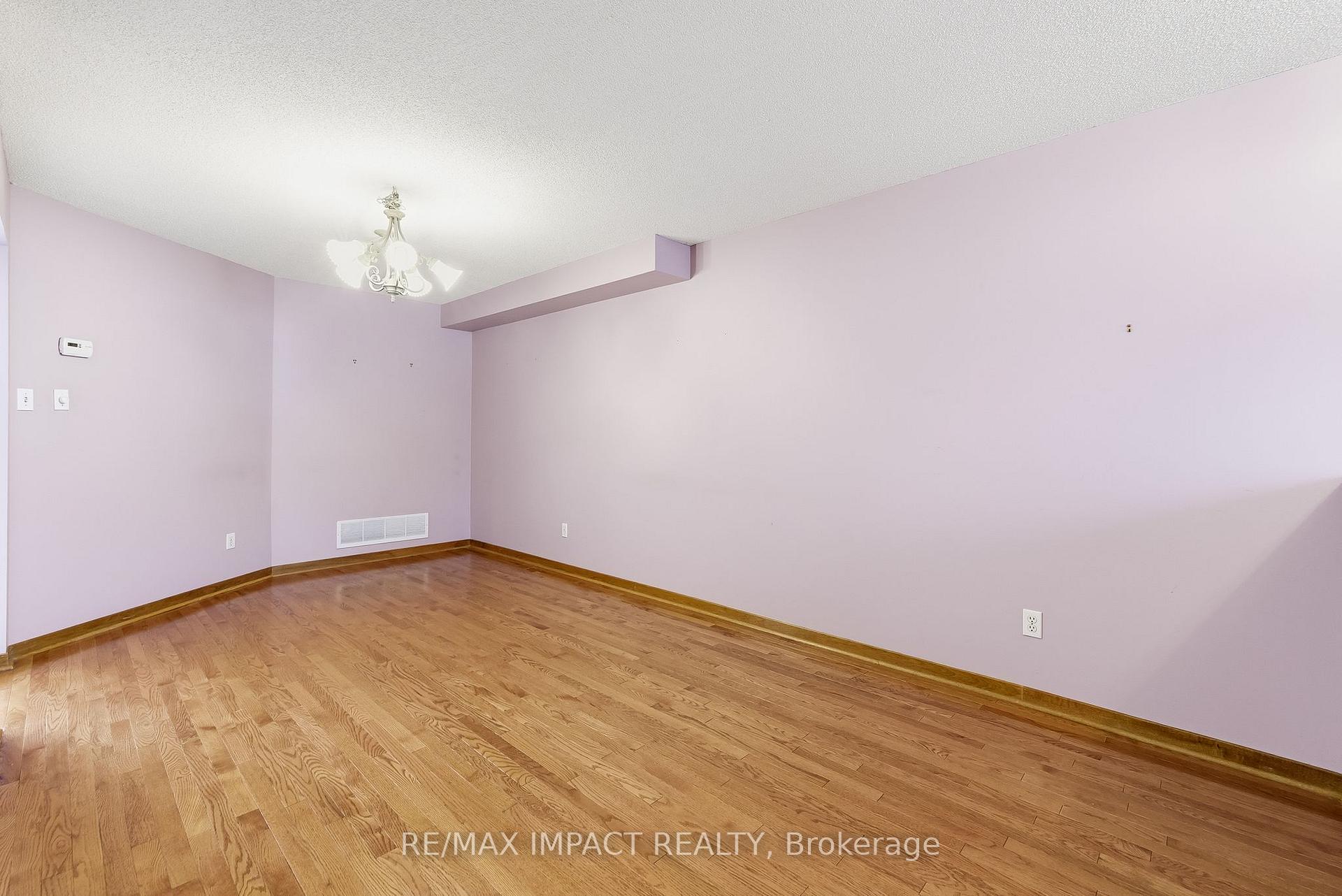 Photo 19 of 33 Pine Gate Place, Whitby, Williamsburg — HOMEH
