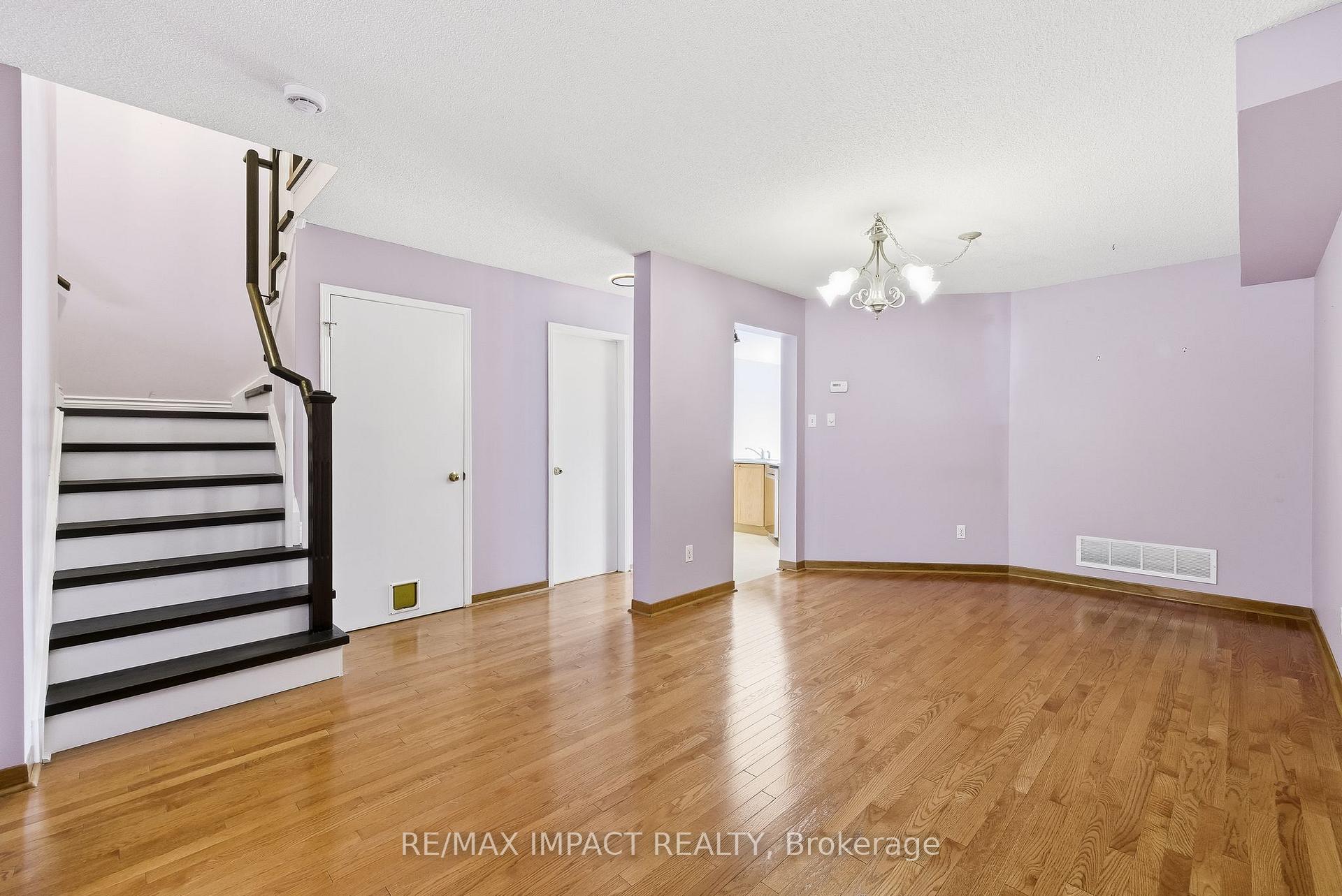 Photo 20 of 33 Pine Gate Place, Whitby, Williamsburg — HOMEH