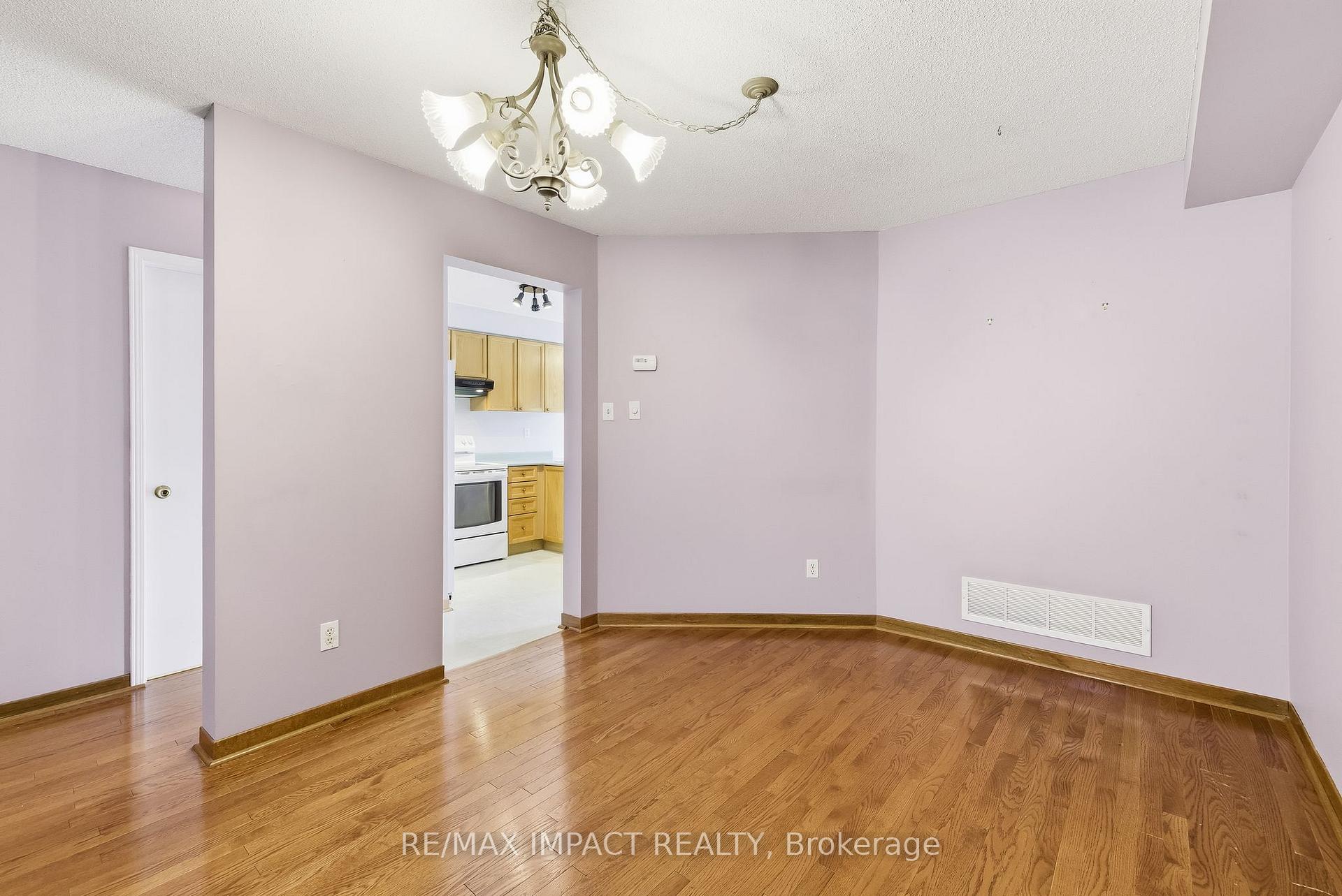 Photo 23 of 33 Pine Gate Place, Whitby, Williamsburg — HOMEH