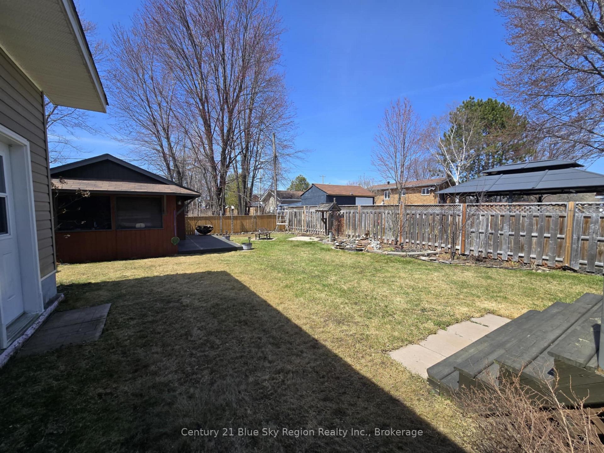 Photo 28 of 347 Levesque Street, West Nipissing, Sturgeon Falls — HOMEH