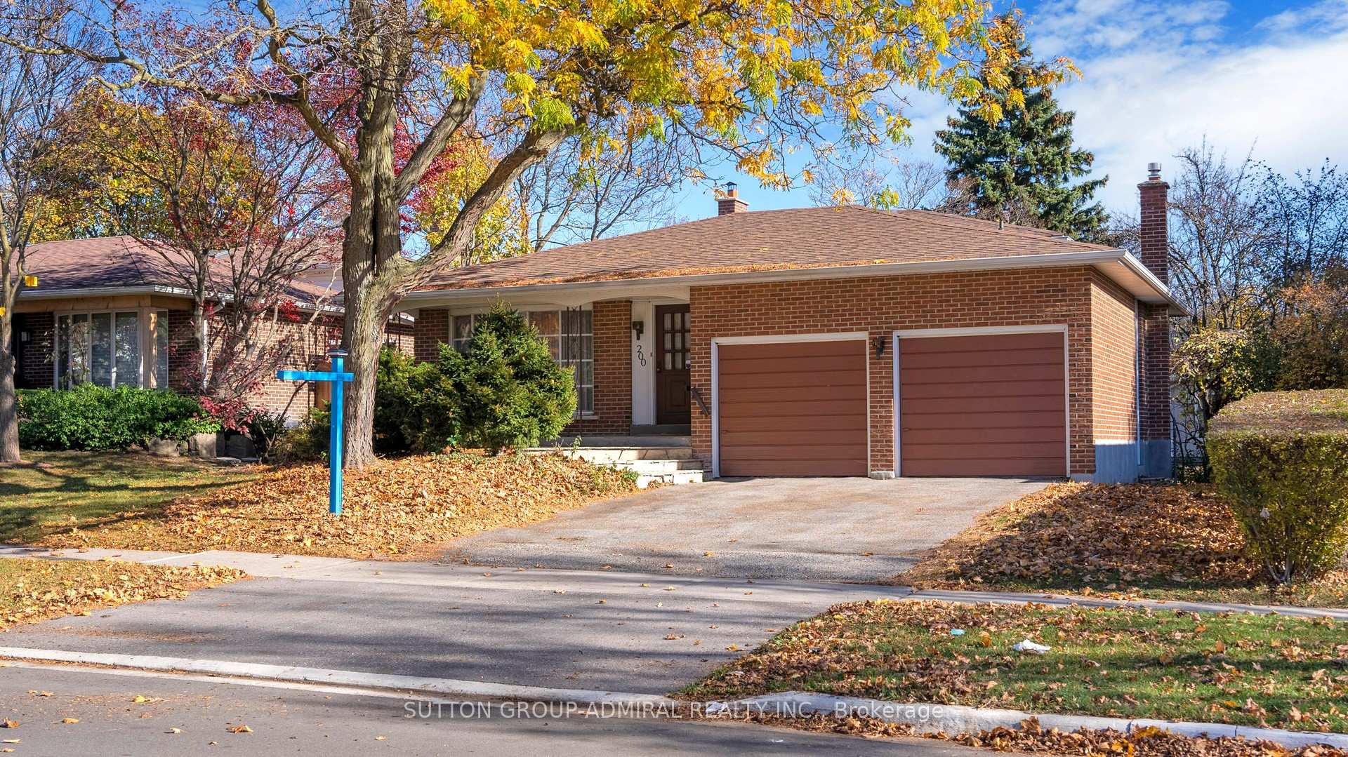 Photo 2 of 200 Kirk Drive, Markham, Royal Orchard — HOMEH