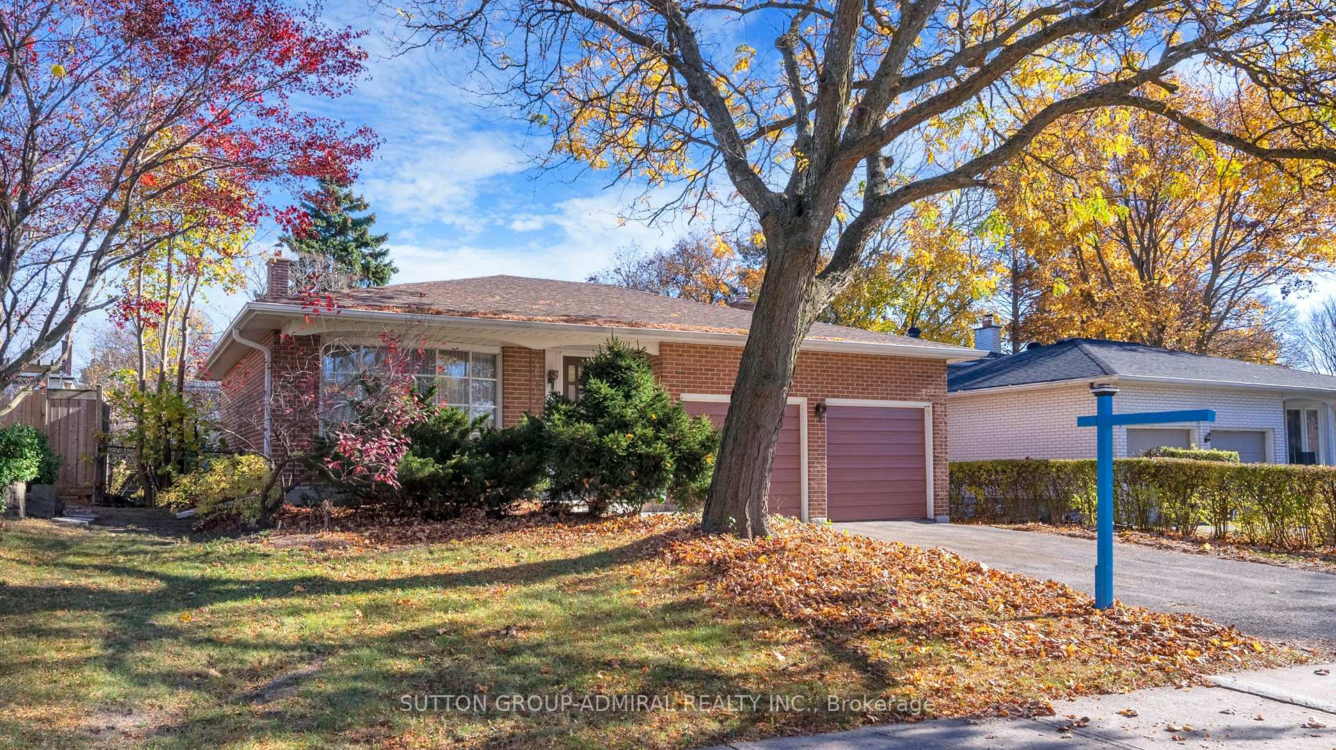 Photo 3 of 200 Kirk Drive, Markham, Royal Orchard — HOMEH