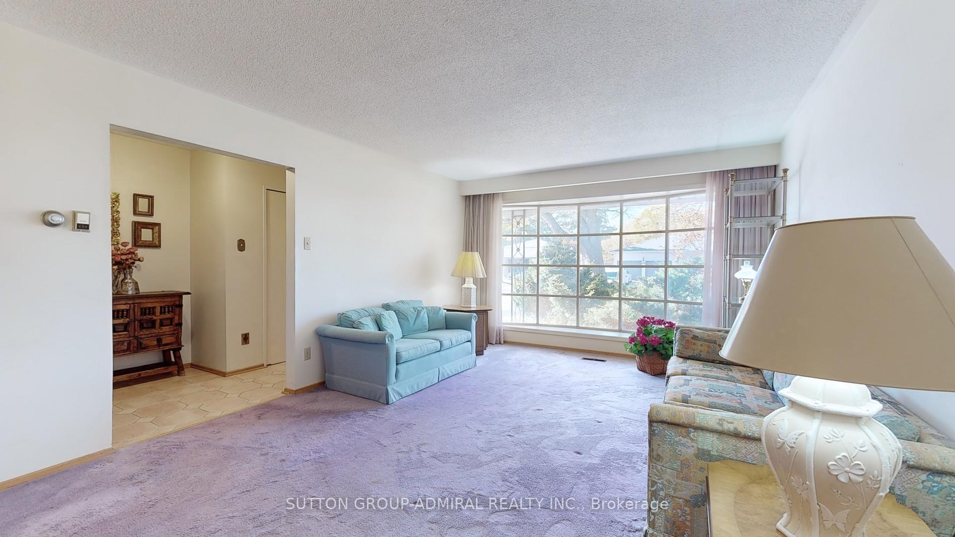 Photo 7 of 200 Kirk Drive, Markham, Royal Orchard — HOMEH