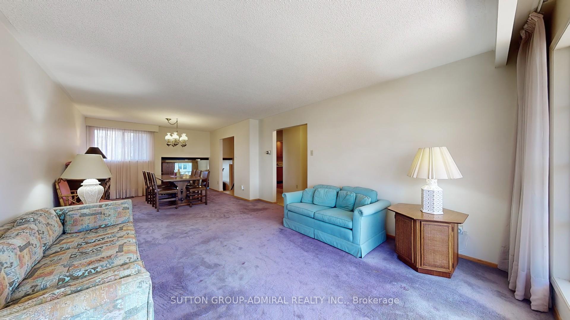 Photo 8 of 200 Kirk Drive, Markham, Royal Orchard — HOMEH