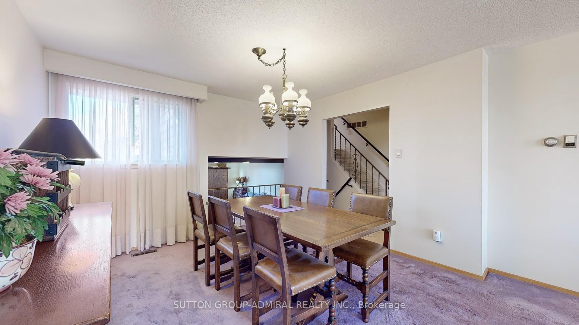 Photo 11 of 200 Kirk Drive, Markham, Royal Orchard — HOMEH