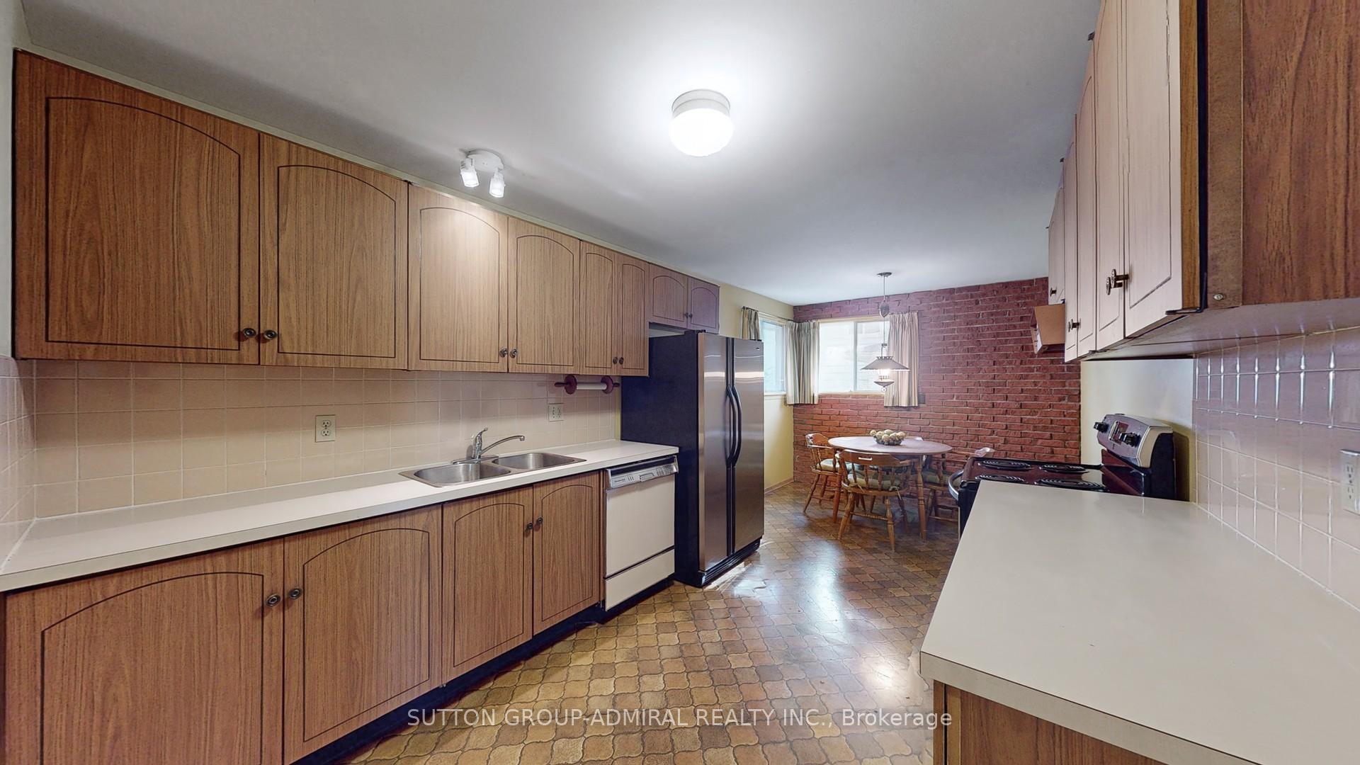 Photo 15 of 200 Kirk Drive, Markham, Royal Orchard — HOMEH