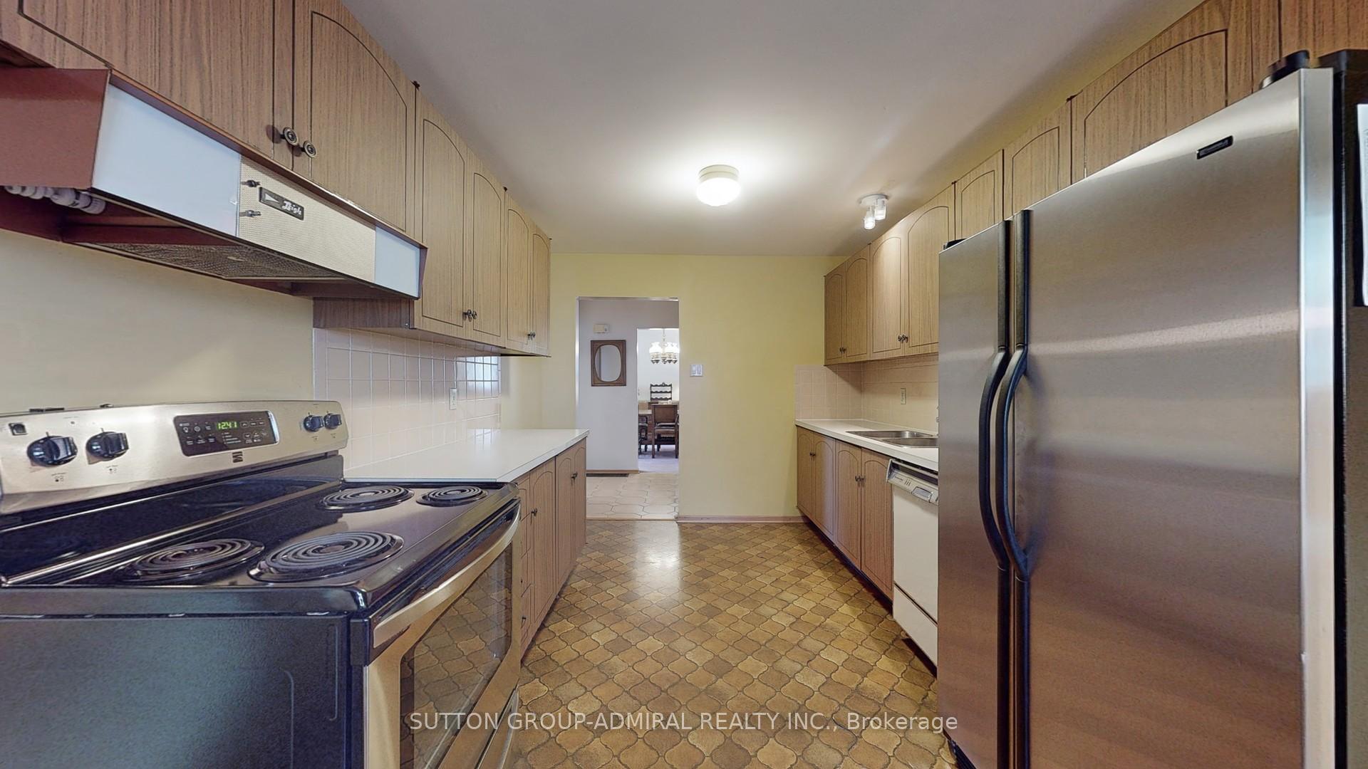 Photo 16 of 200 Kirk Drive, Markham, Royal Orchard — HOMEH