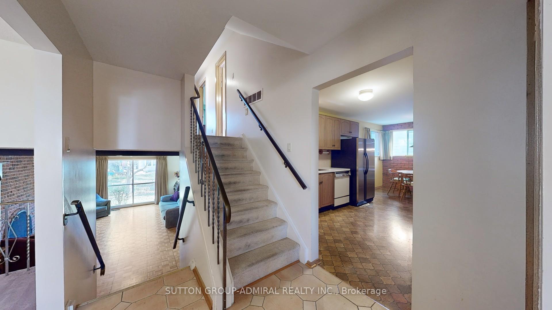 Photo 20 of 200 Kirk Drive, Markham, Royal Orchard — HOMEH