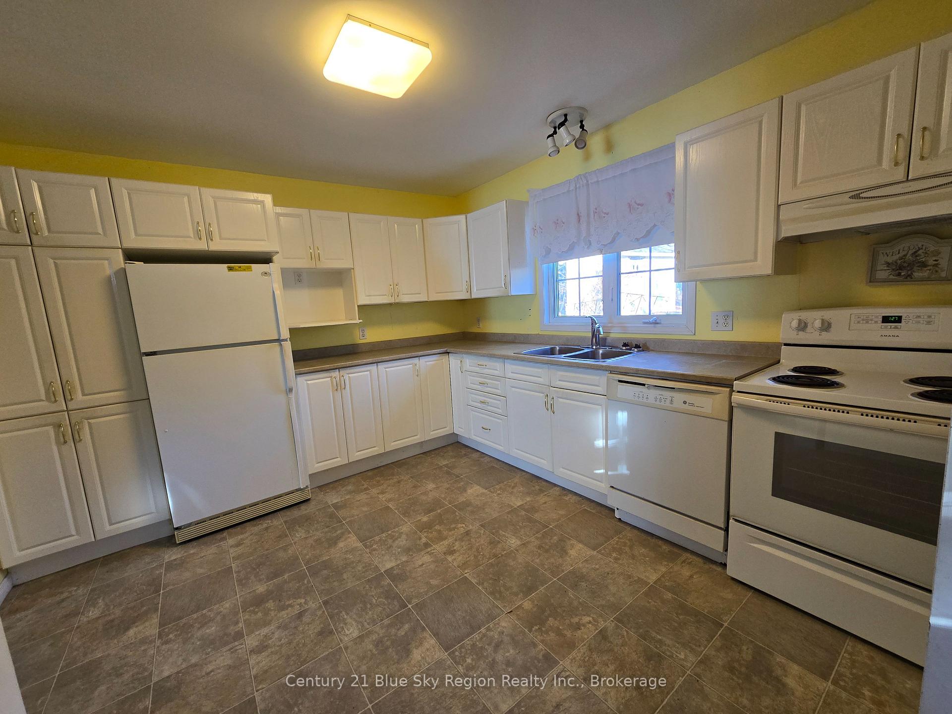 Photo 3 of 286 Pierre Road, West Nipissing, Sturgeon Falls — HOMEH