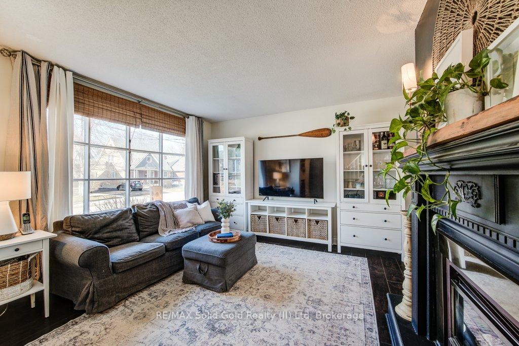 Photo 4 of 129 A Graham Street, Waterloo — HOMEH