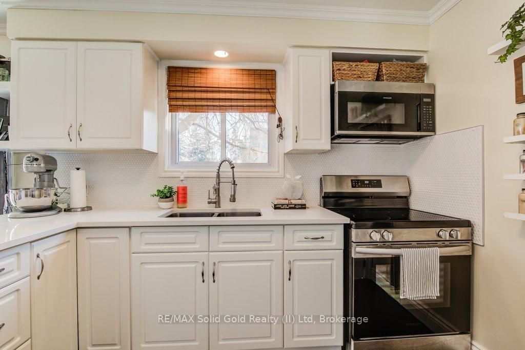 Photo 12 of 129 A Graham Street, Waterloo — HOMEH