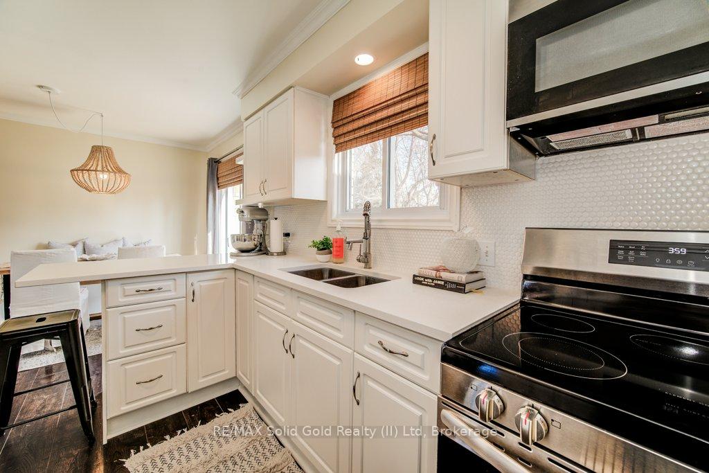 Photo 13 of 129 A Graham Street, Waterloo — HOMEH