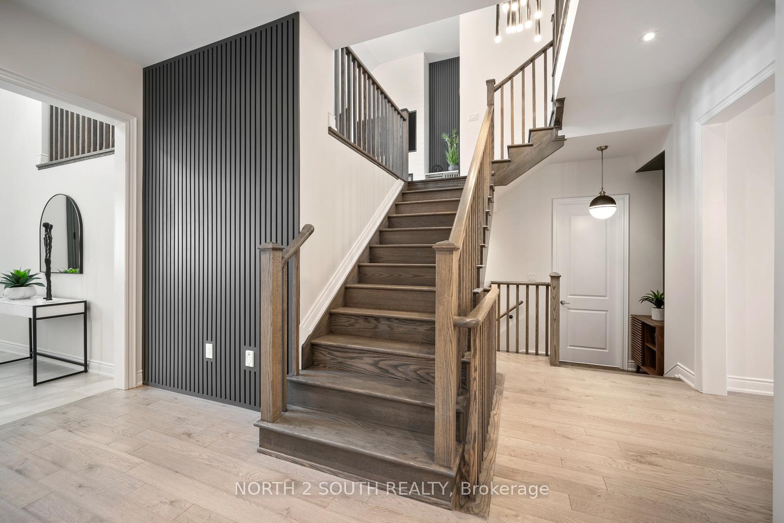 Photo 6 of 25 Pine Heights Drive, Vaughan, Vellore Village — HOMEH