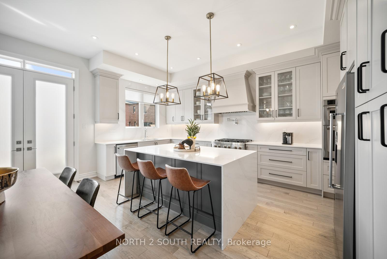 Photo 10 of 25 Pine Heights Drive, Vaughan, Vellore Village — HOMEH