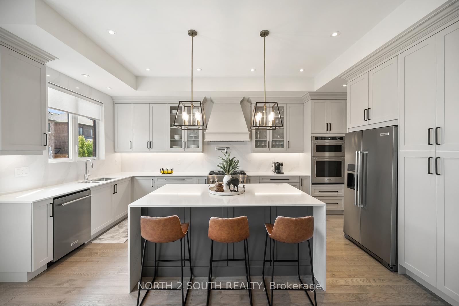 Photo 11 of 25 Pine Heights Drive, Vaughan, Vellore Village — HOMEH