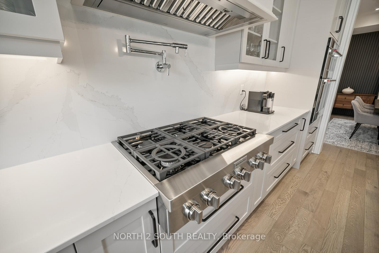 Photo 17 of 25 Pine Heights Drive, Vaughan, Vellore Village — HOMEH