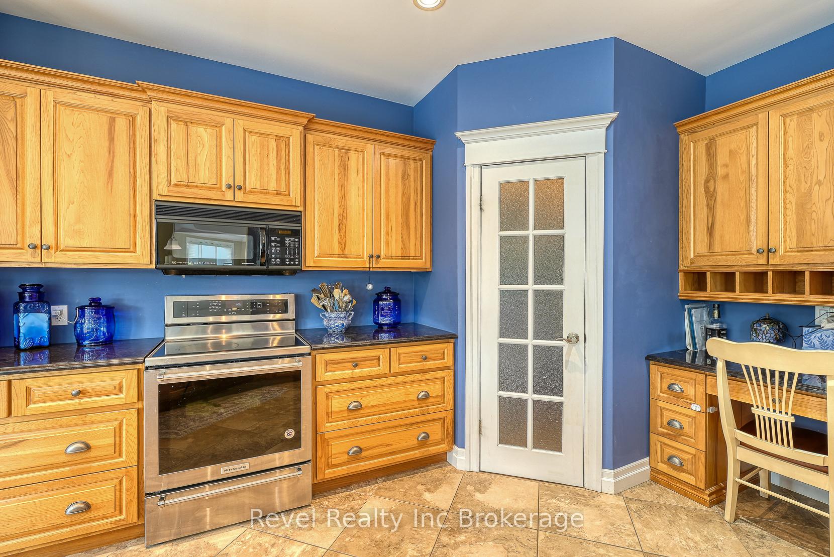 Photo 18 of 166 Argyle Street, Zorra, Embro — HOMEH
