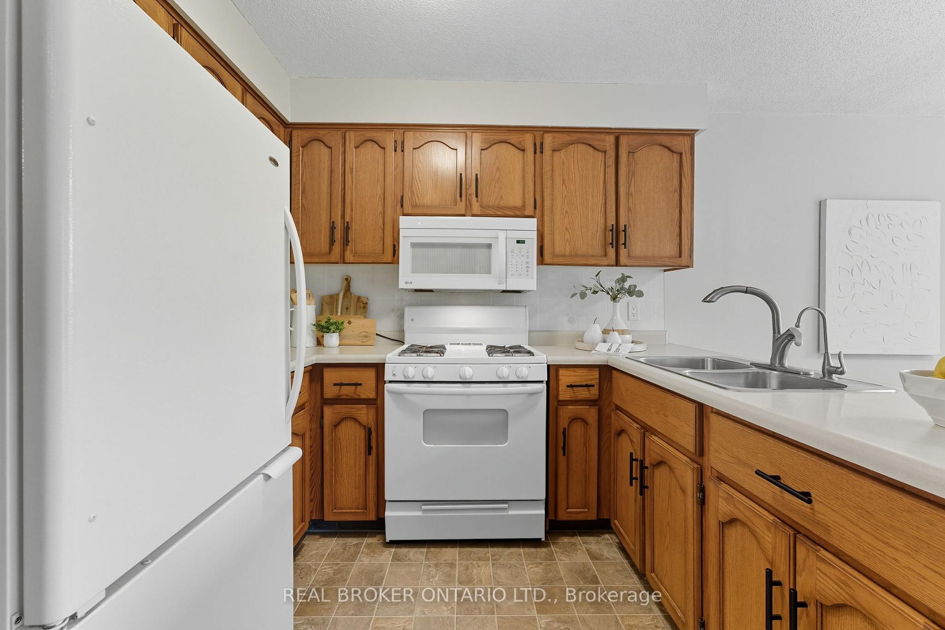 Photo 8 of 5 Snyder Avenue N, Woolwich — HOMEH