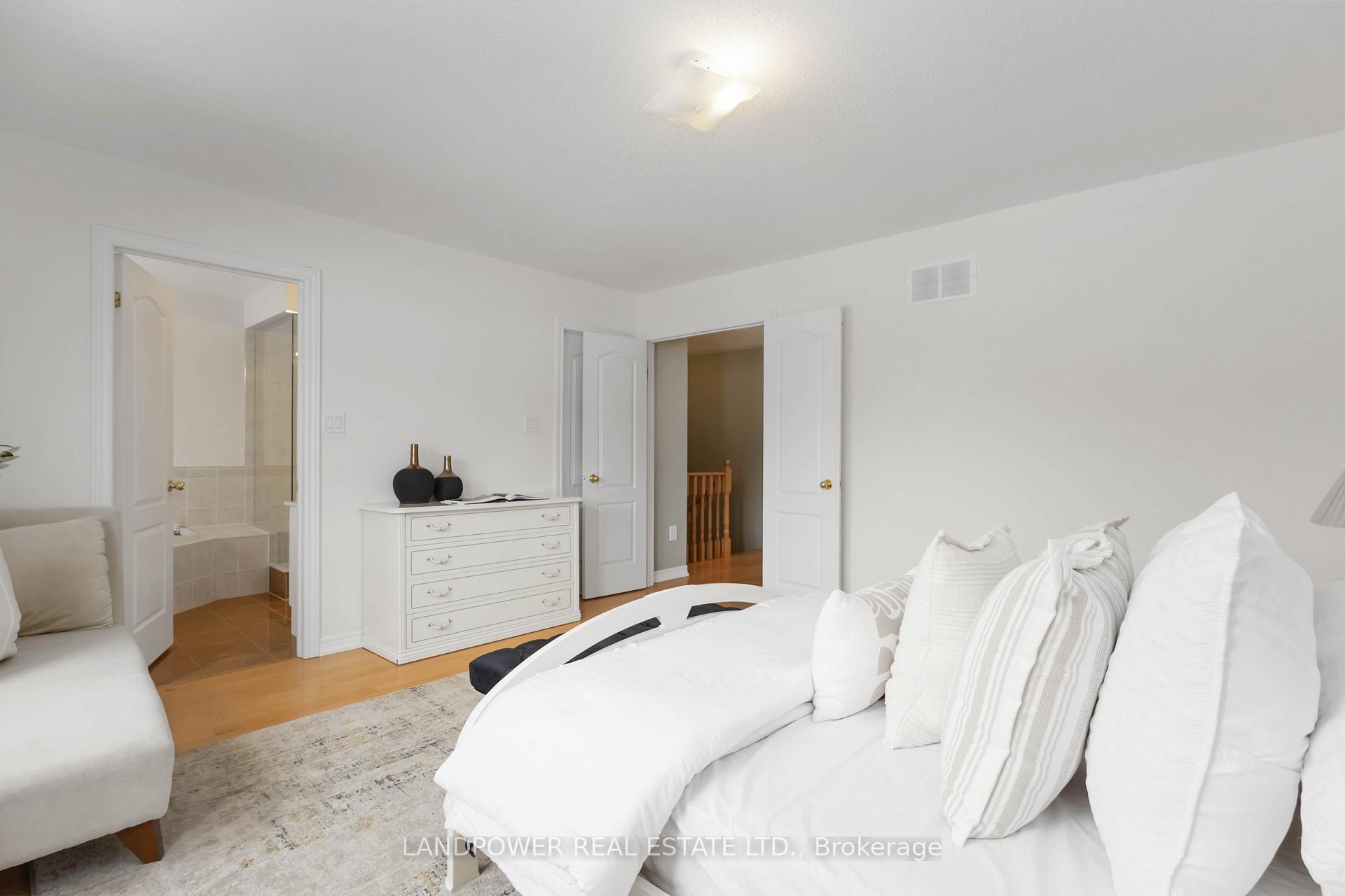 Photo 19 of 9 Russell Dawson Road, Markham, Cathedraltown — HOMEH