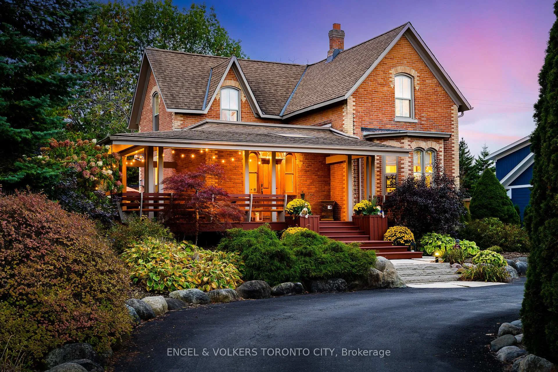 Photo 1 of 13 Huron Street W, Blue Mountains — HOMEH