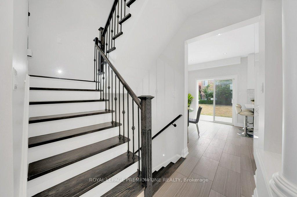 Photo 5 of 15 Basilica Drive, Vaughan, Vellore Village — HOMEH