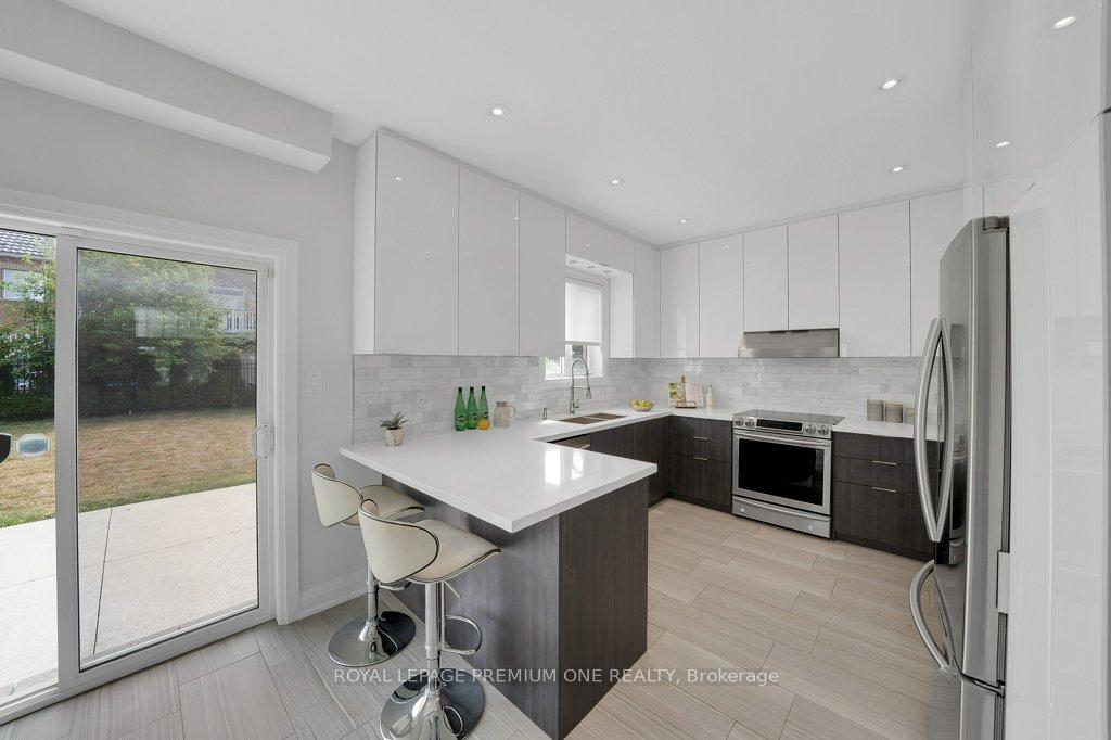 Photo 6 of 15 Basilica Drive, Vaughan, Vellore Village — HOMEH