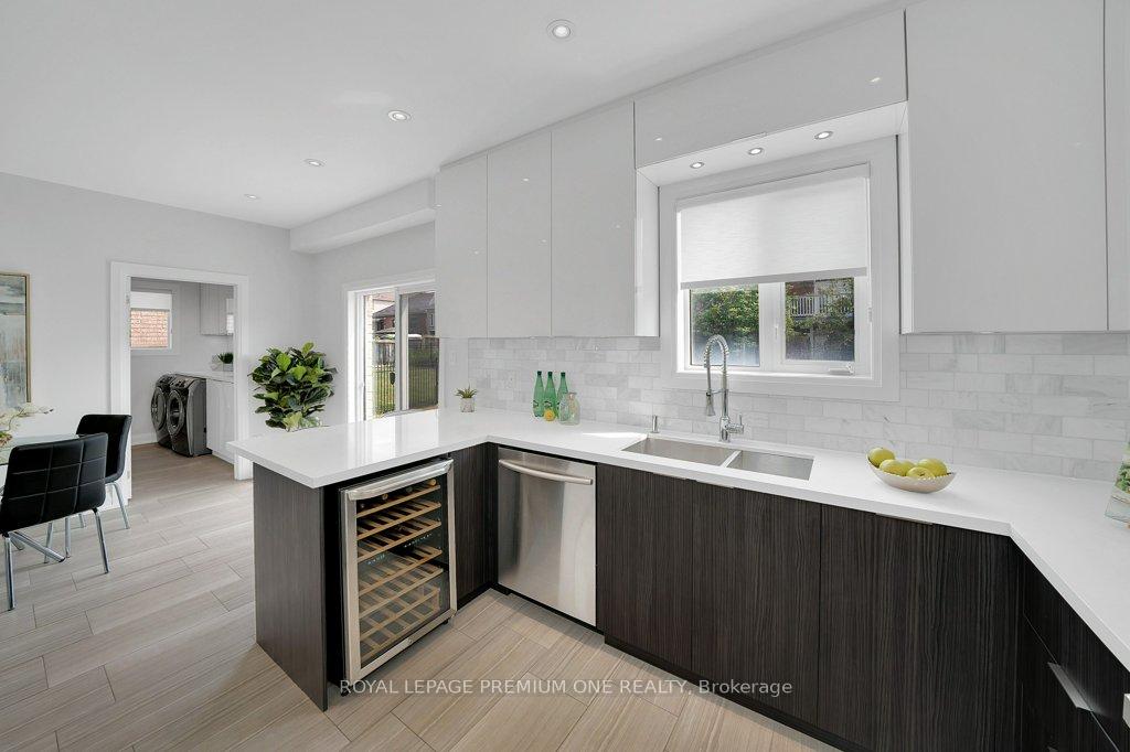 Photo 7 of 15 Basilica Drive, Vaughan, Vellore Village — HOMEH