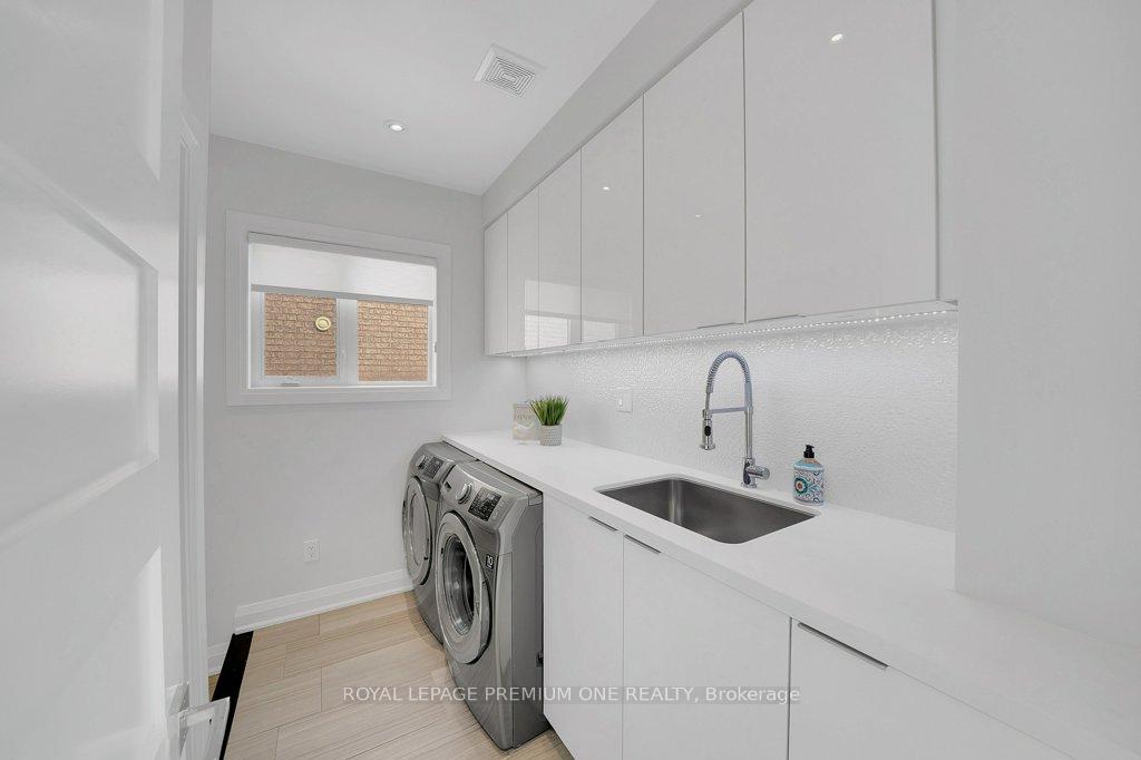 Photo 10 of 15 Basilica Drive, Vaughan, Vellore Village — HOMEH