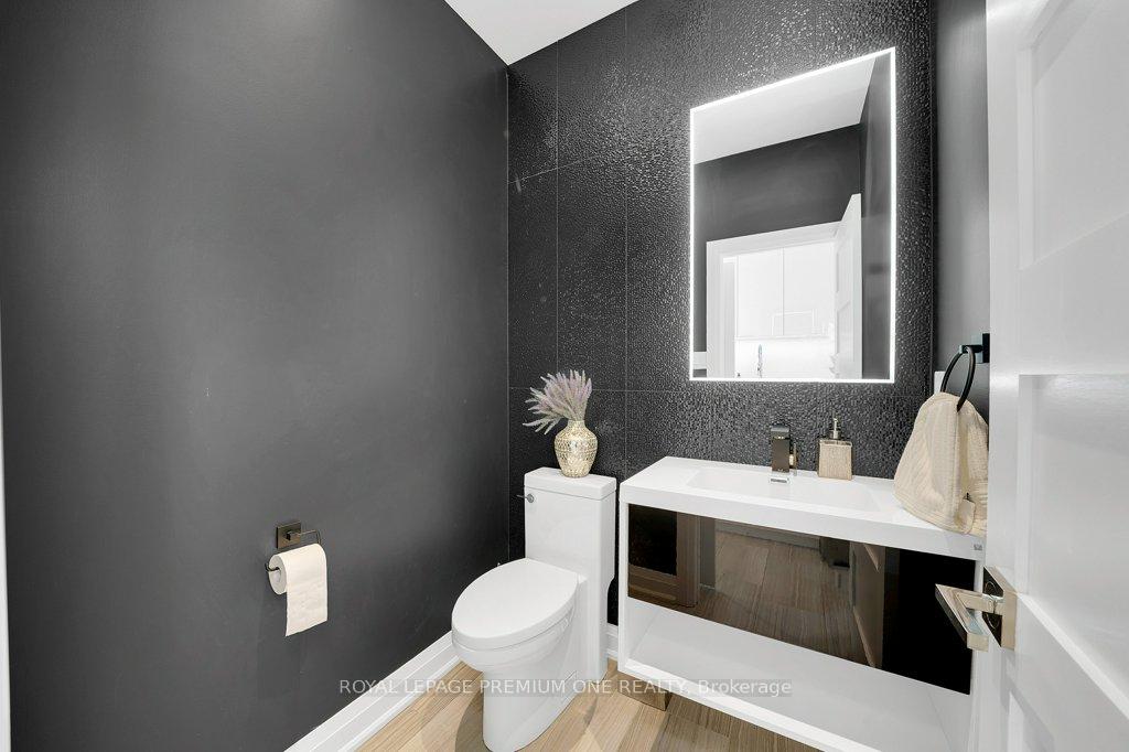 Photo 11 of 15 Basilica Drive, Vaughan, Vellore Village — HOMEH