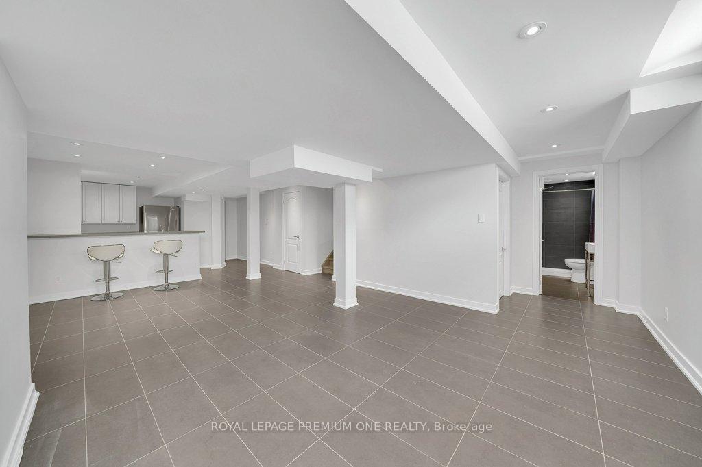 Photo 23 of 15 Basilica Drive, Vaughan, Vellore Village — HOMEH