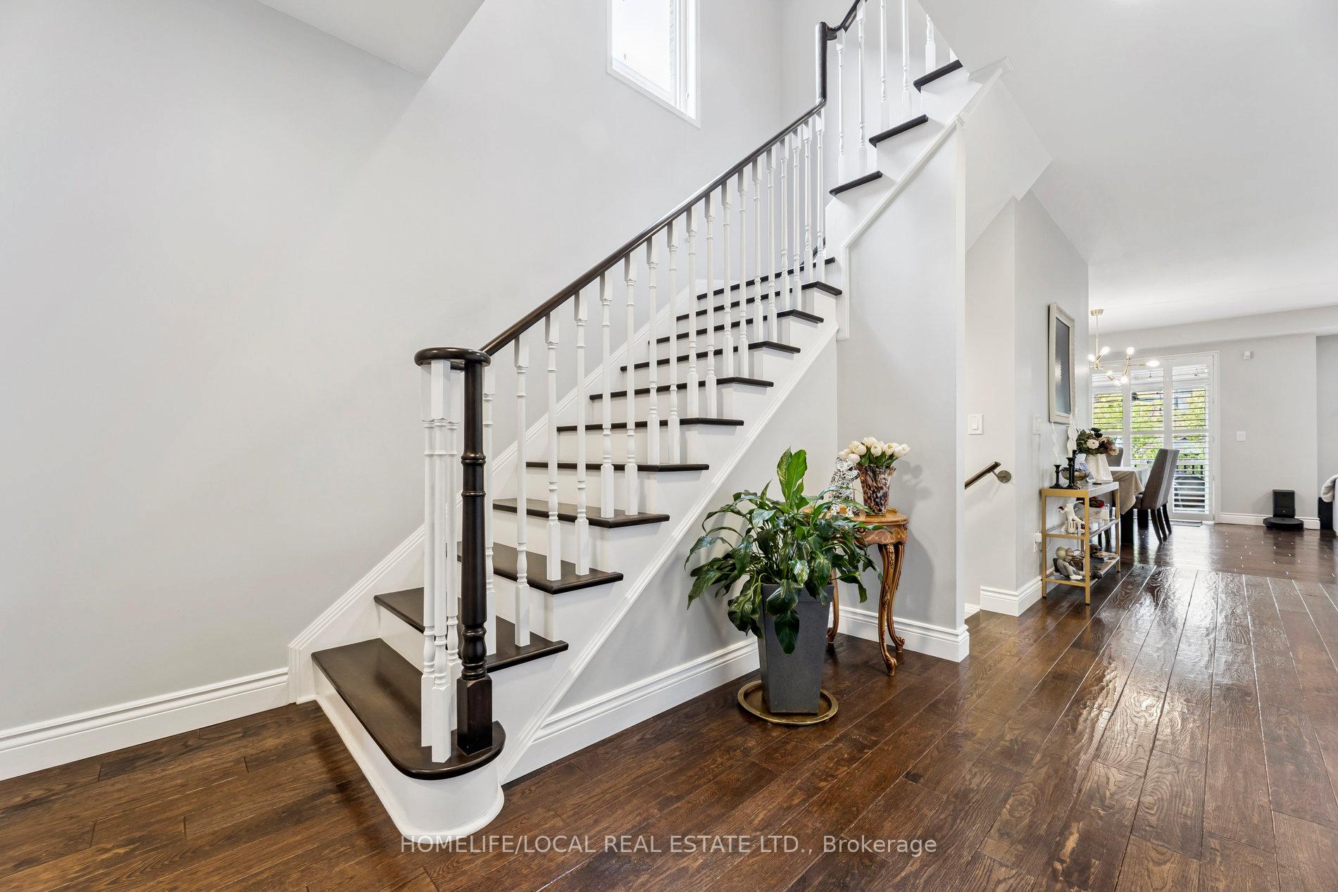 Photo 4 of 147 Underwood Drive, Whitby, Brooklin — HOMEH