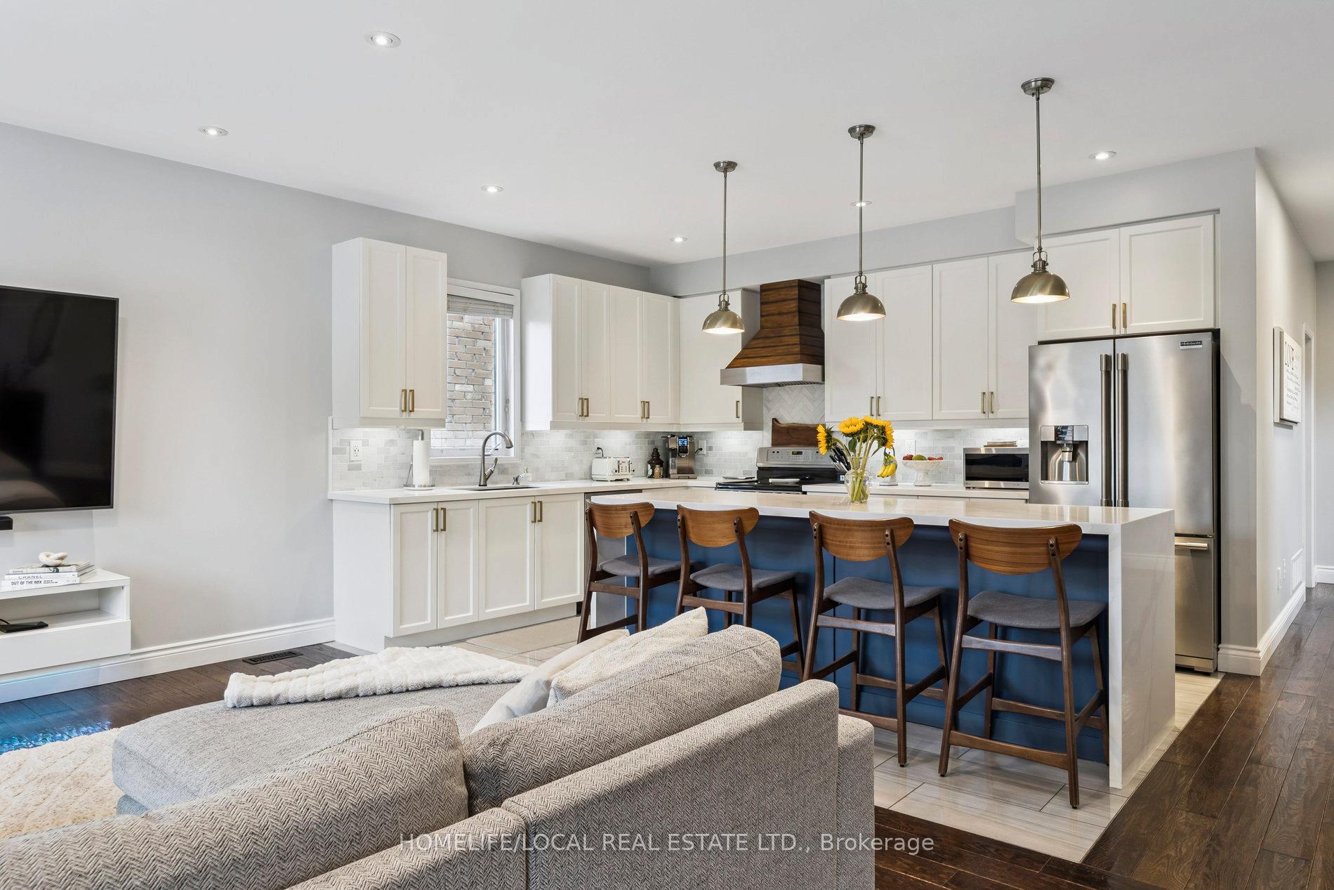 Photo 8 of 147 Underwood Drive, Whitby, Brooklin — HOMEH
