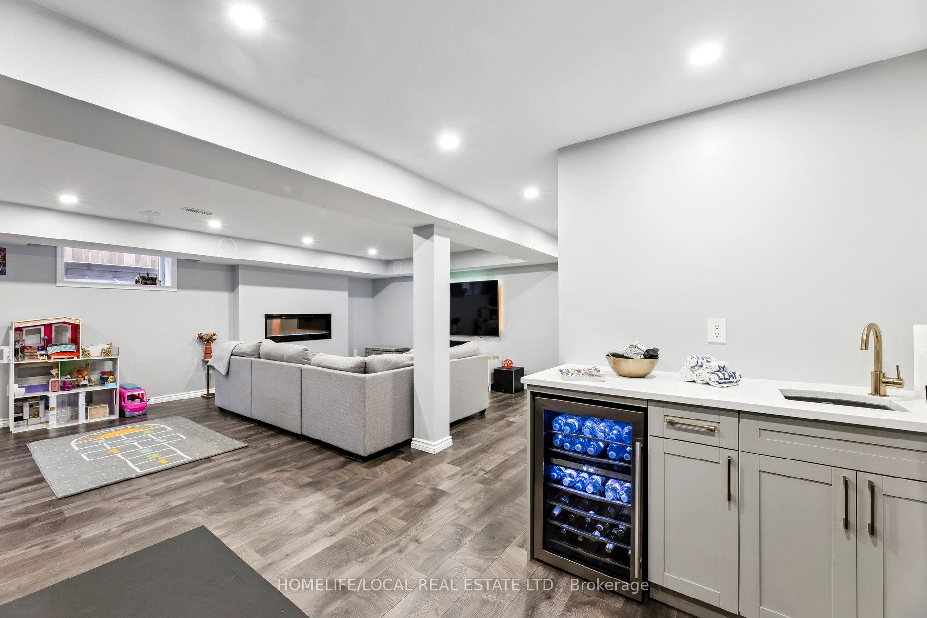 Photo 40 of 147 Underwood Drive, Whitby, Brooklin — HOMEH