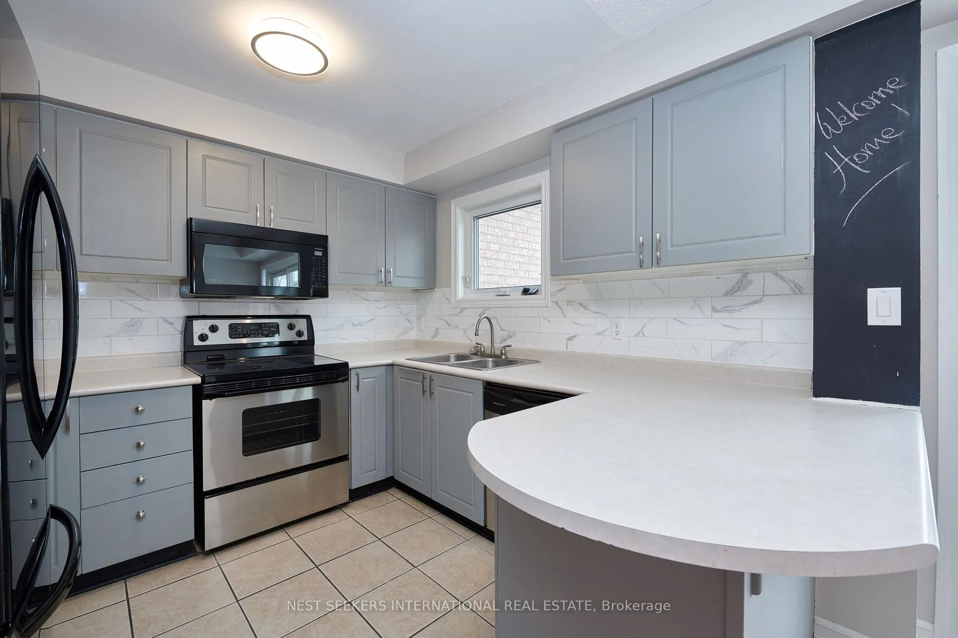 Photo 9 of 42 Montserrand Street, Barrie, Holly — HOMEH