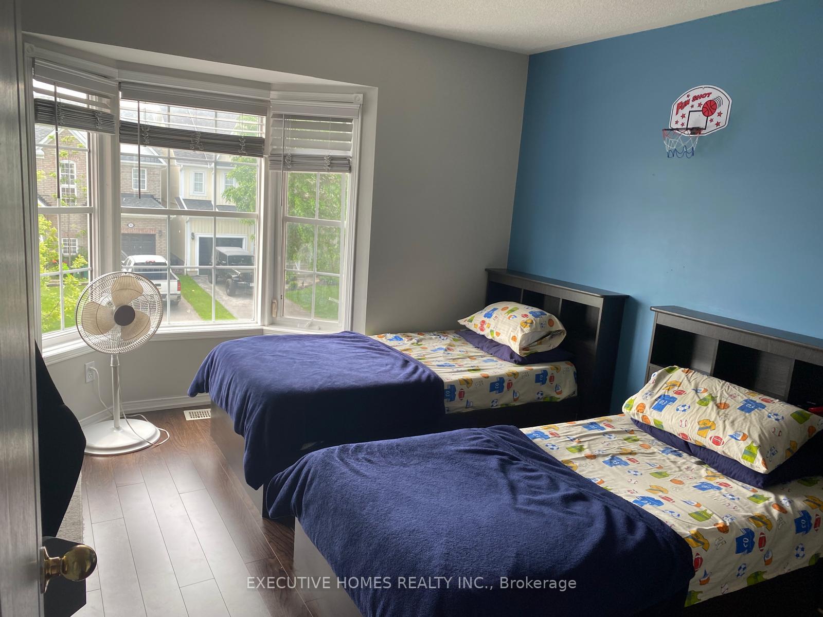 Photo 9 of 30 Ipswich Place, Whitby, Brooklin — HOMEH