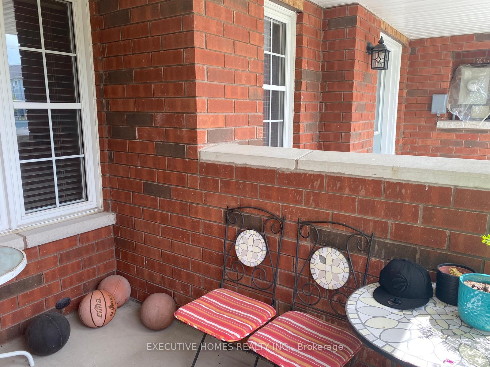 Photo 10 of 30 Ipswich Place, Whitby, Brooklin — HOMEH
