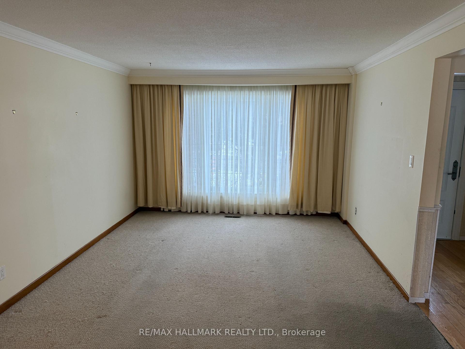 Photo 6 of 35 Carlton Road, Markham, Unionville — HOMEH