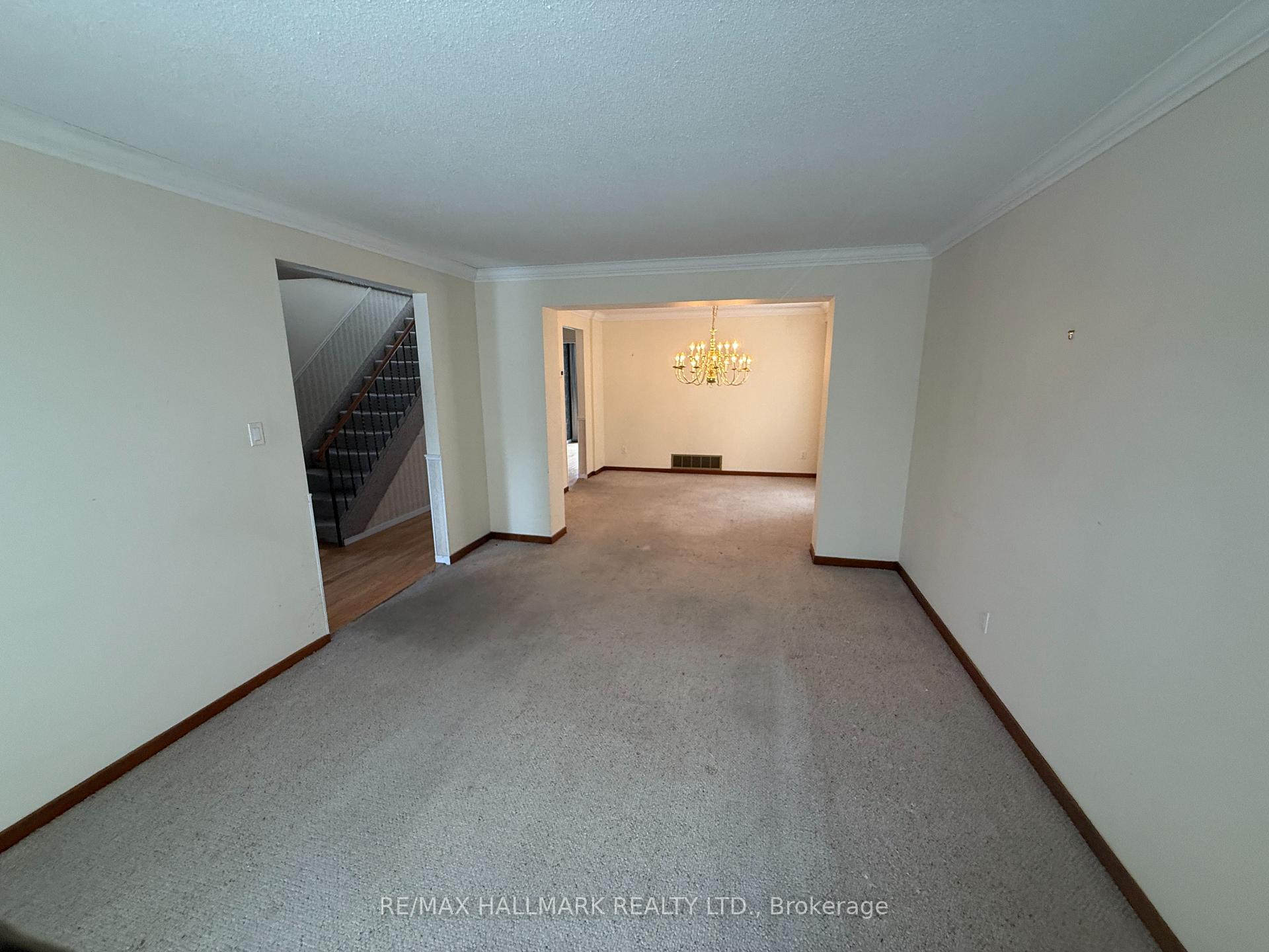 Photo 7 of 35 Carlton Road, Markham, Unionville — HOMEH