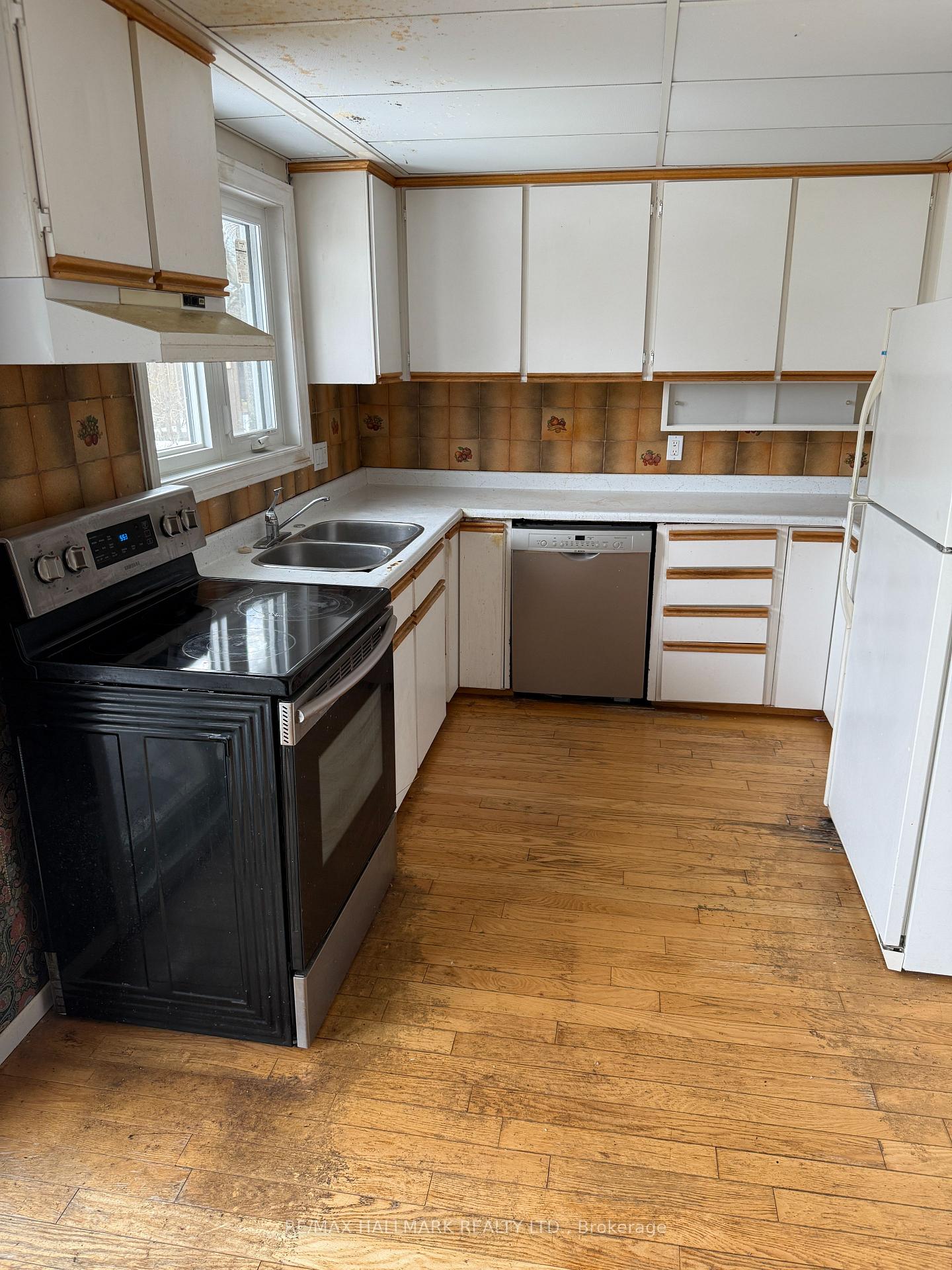 Photo 23 of 35 Carlton Road, Markham, Unionville — HOMEH
