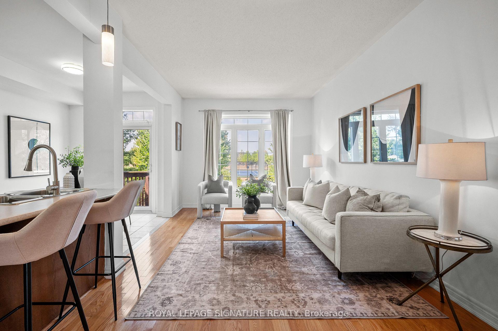 Photo 5 of 92 Cabernet Road, Vaughan, Patterson — HOMEH