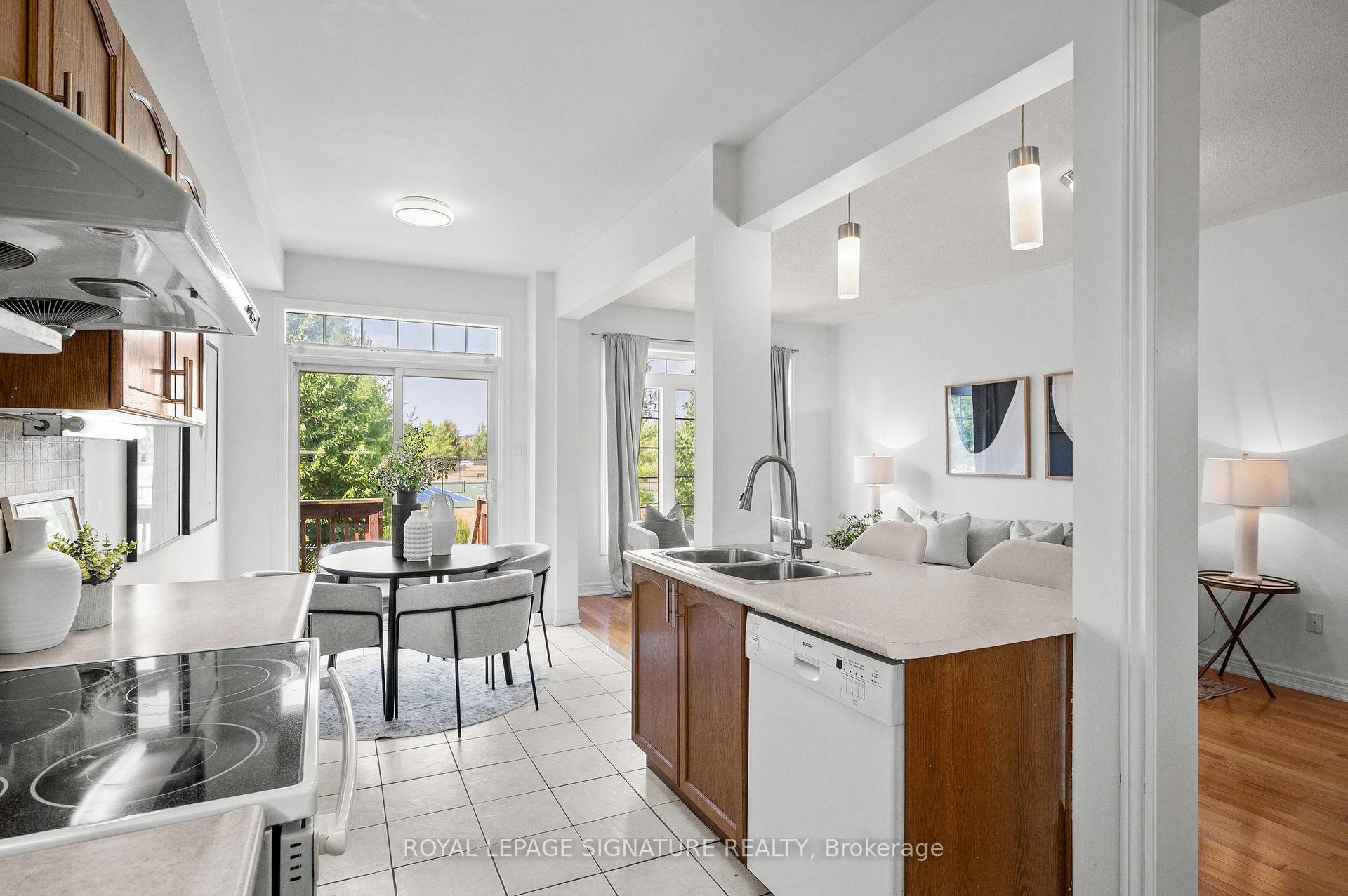 Photo 6 of 92 Cabernet Road, Vaughan, Patterson — HOMEH