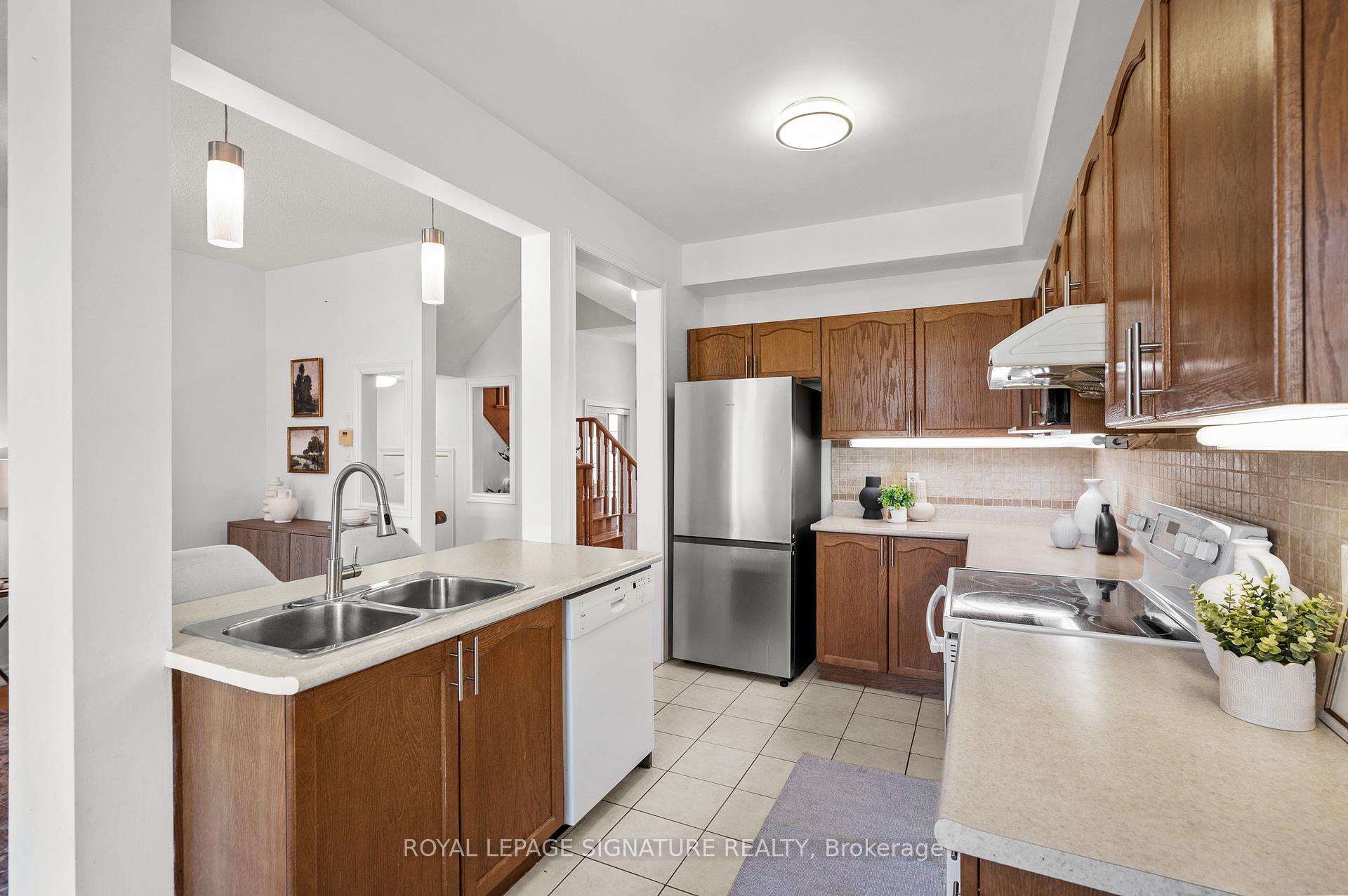 Photo 7 of 92 Cabernet Road, Vaughan, Patterson — HOMEH