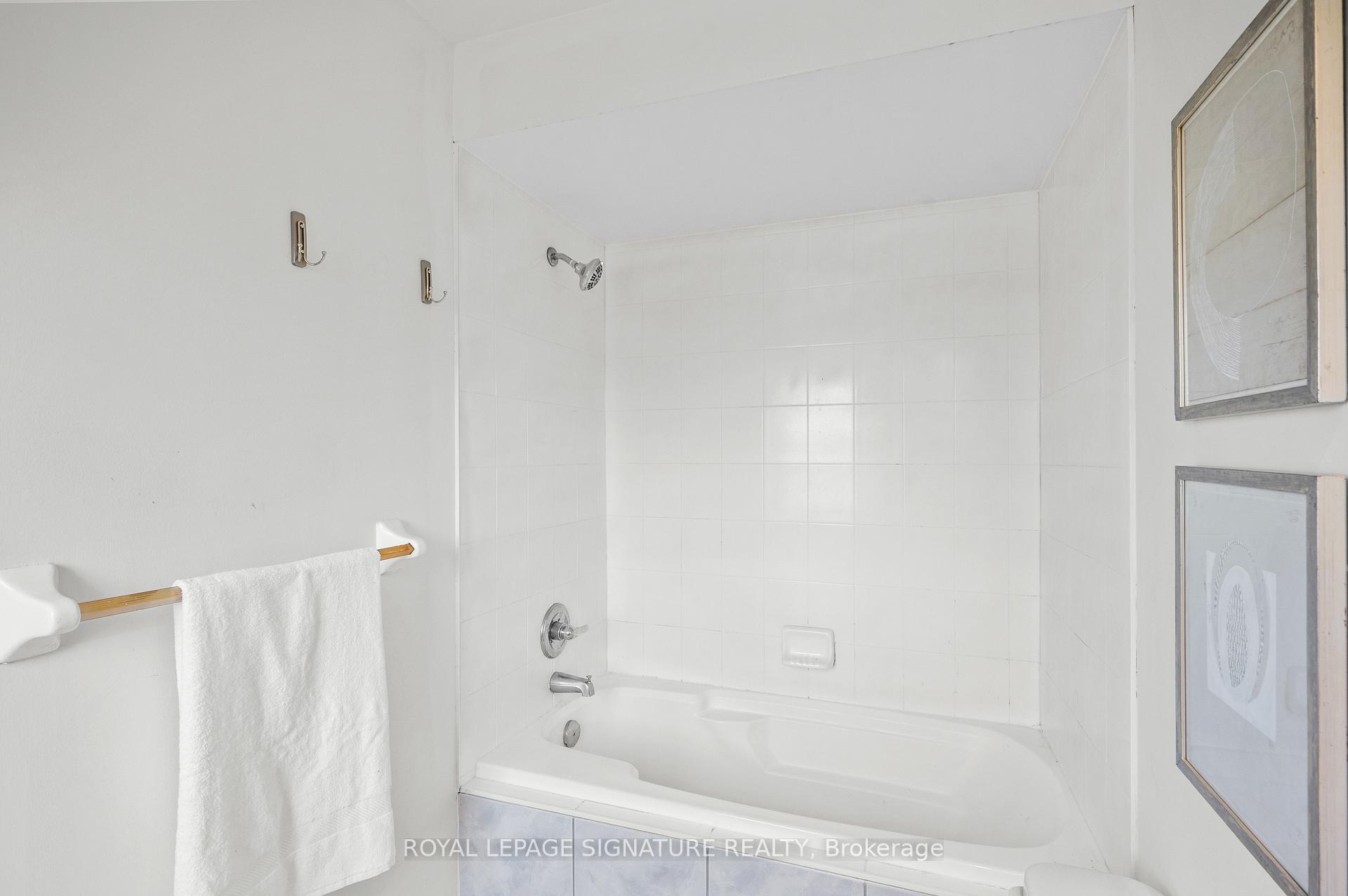 Photo 18 of 92 Cabernet Road, Vaughan, Patterson — HOMEH