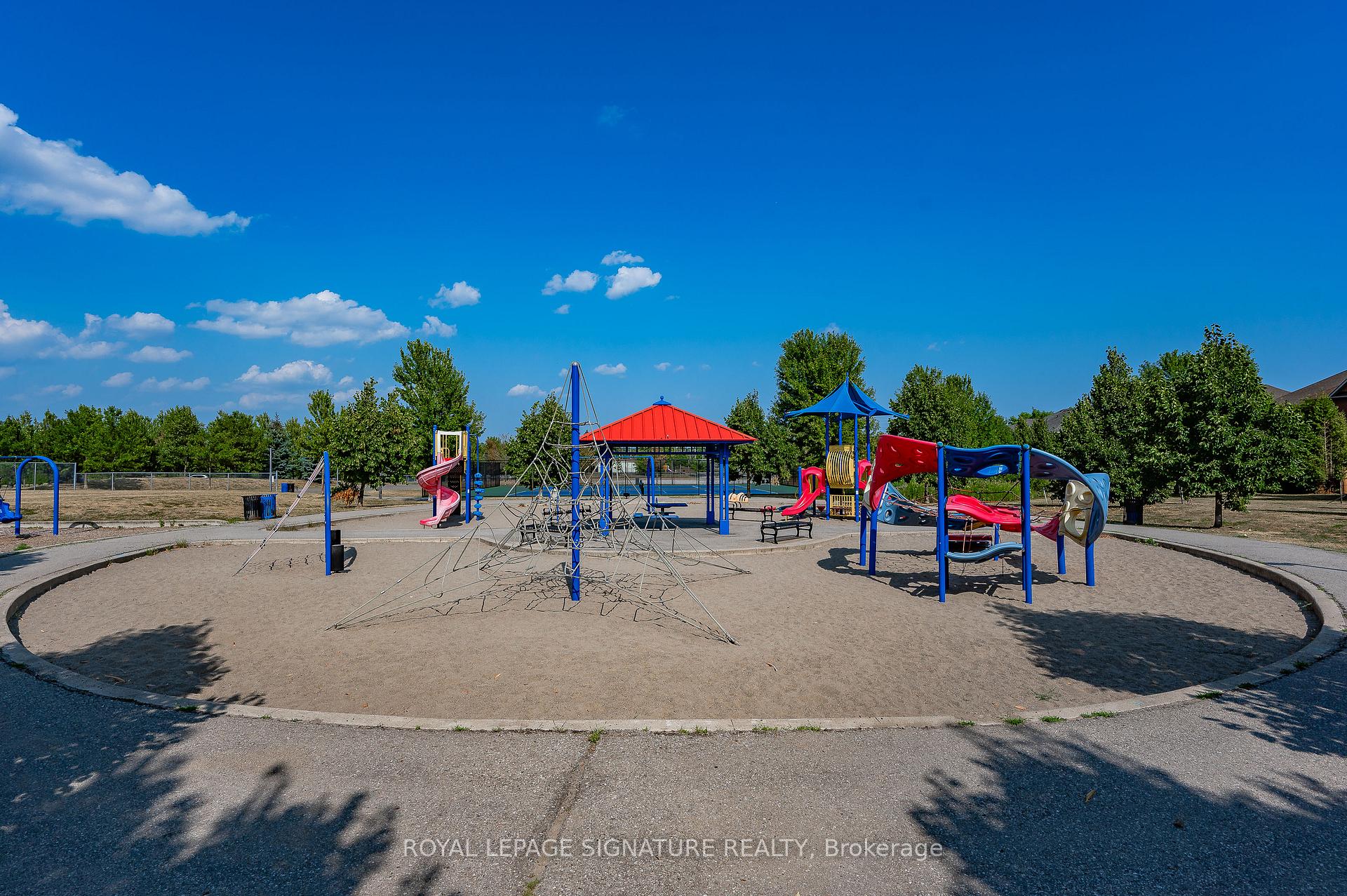 Photo 32 of 92 Cabernet Road, Vaughan, Patterson — HOMEH